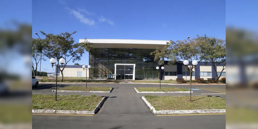 A empresa deverá prestar serviço médico-hospitalar de média e alta complexidade no Hospital Regional de Telêmaco Borba