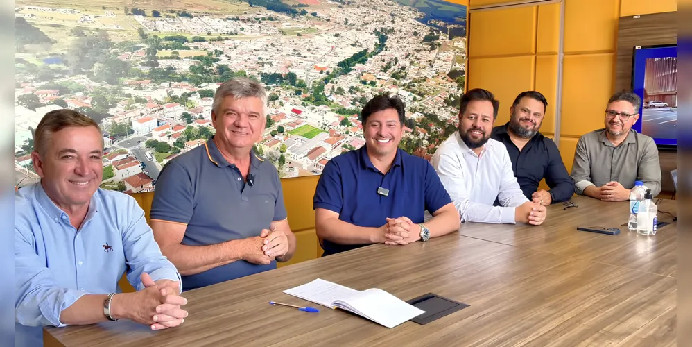 Edilson Fernandes, Juca Sloboda, Leandro Albanski e demais representantes da Elo estiveram reunidos.
