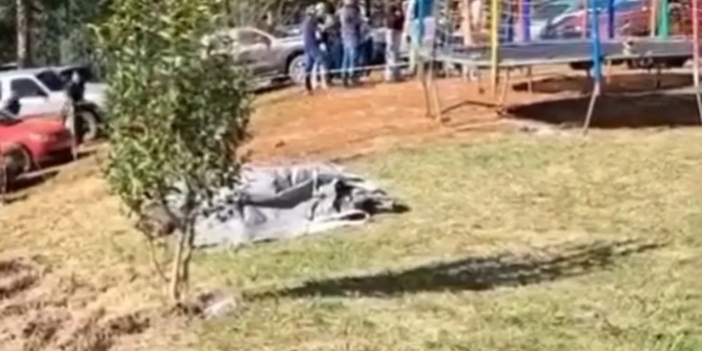 Um vídeo que circula em aplicativos de mensagens mostra o local momentos após a ocorrência