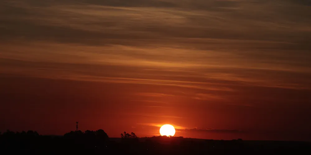 Umidade relativa do ar fica abaixo de 40% no Paraná nos próximos dias, alerta Simepar
