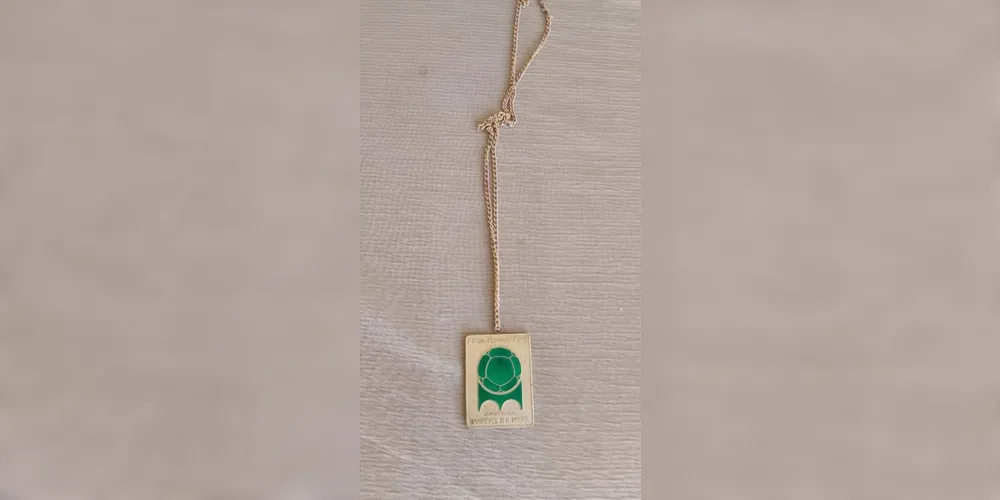 Medalha feita pela FPF para homenagear o time
