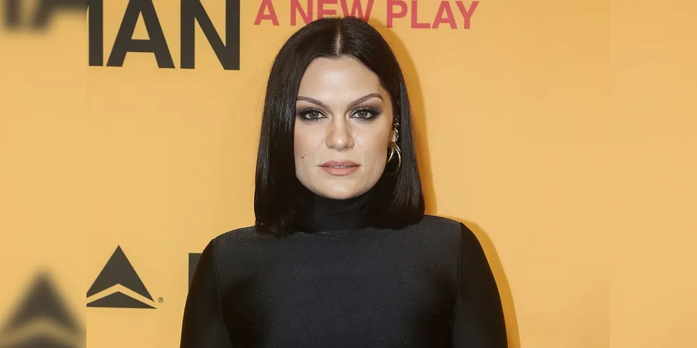 Jessie J é dona de rits como "Price Tag"