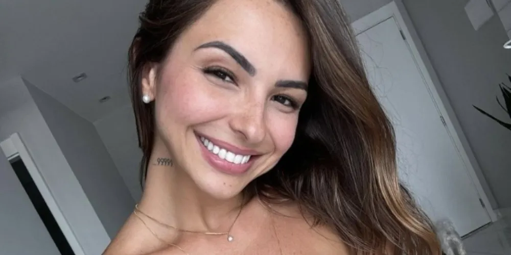 Segundo a modelo, ela já vendeu mais de 100 garrafas do seu suor