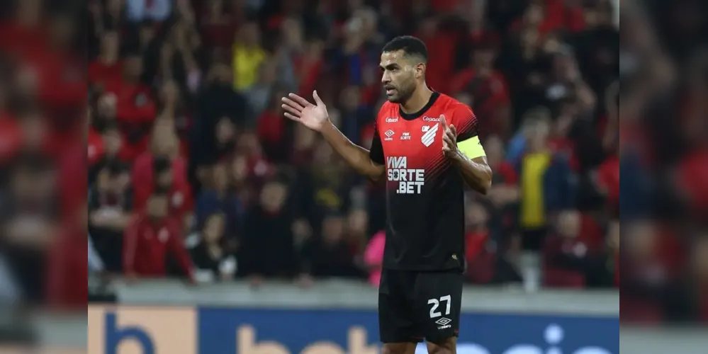 O Furacão entra em campo buscando voltar ao G4