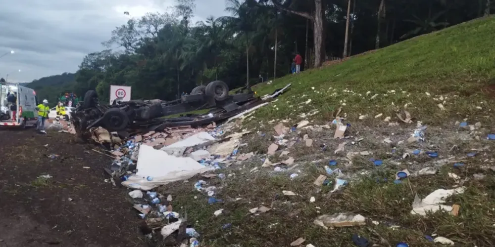 Caminhão estava carregado com suplementos em pó