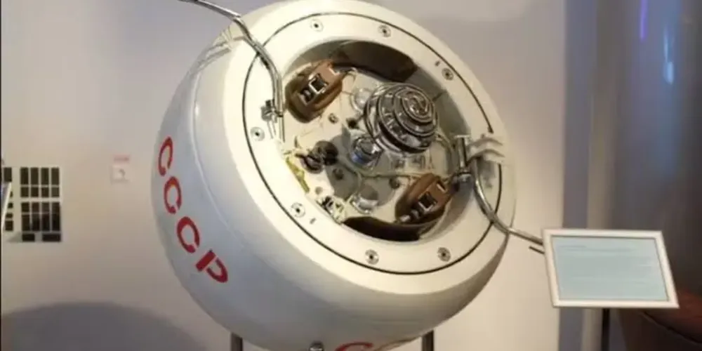 A nave soviética Cosmos 482, lançado em 1972, caiu na Terra na madrugada deste sábado (10)