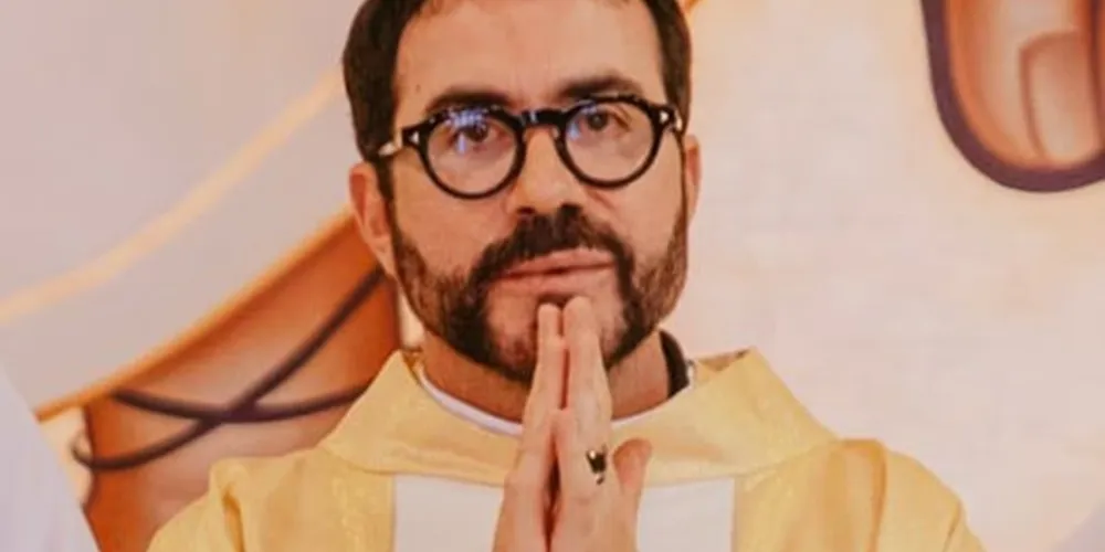 O padre foi denunciado ao Vaticano