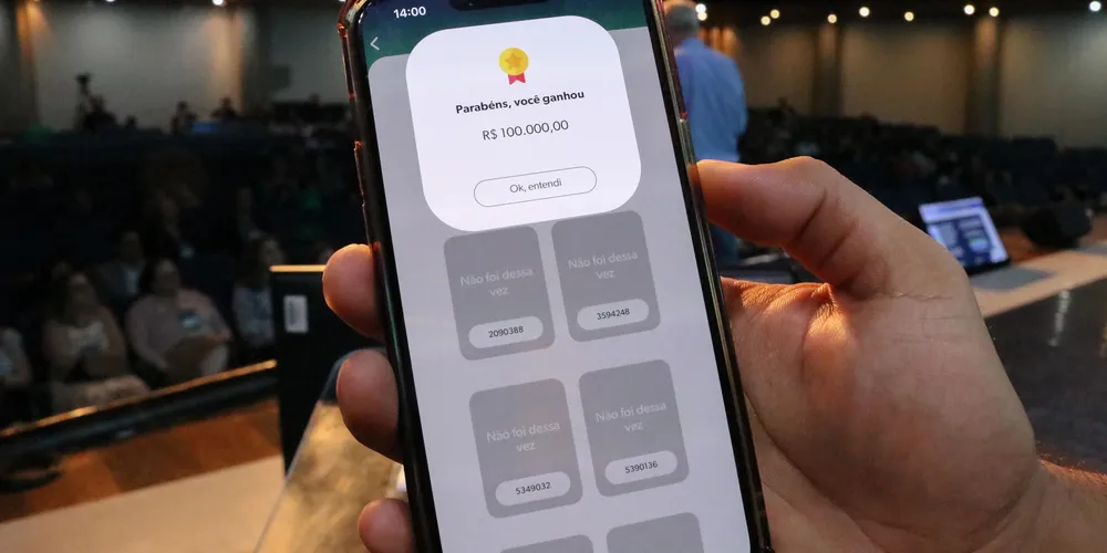 A ganhadora levou R$ 100 mil nesta segunda (9)