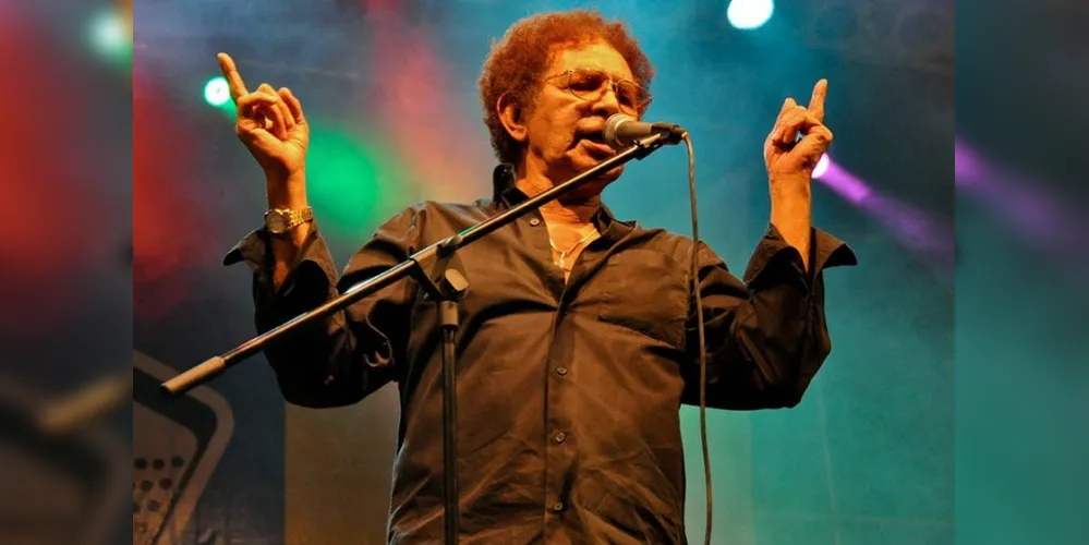 Reginaldo Rossi nasceu em 14 de fevereiro