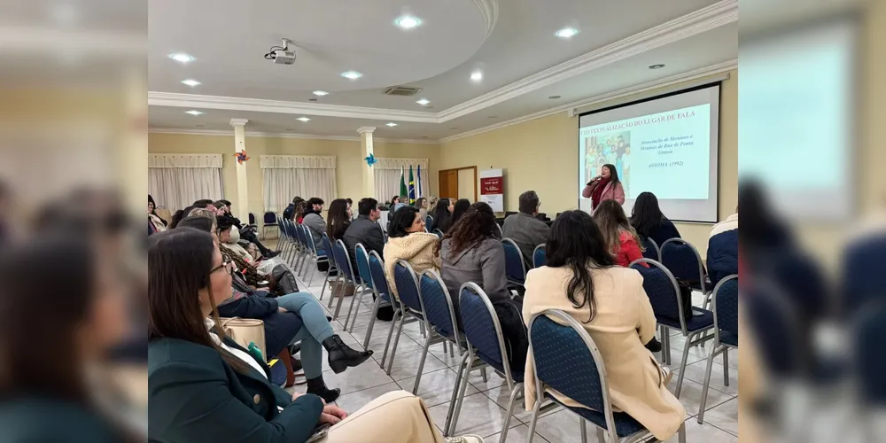 O evento reuniu cerca de 100 profissionais de assistência social, educação, saúde, justiça e outros setores que garantam os direitos da criança e do adolescente