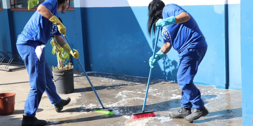 A empresa Hidroman realiza um mutirão nesta quarta-feira; auxiliar de limpeza é uma das vagas disponíveis