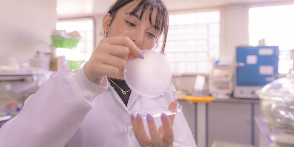 Os pesquisadores da UEPG trazem uma proposta que une o útil ao agradável: plásticos resistentes e biodegradáveis