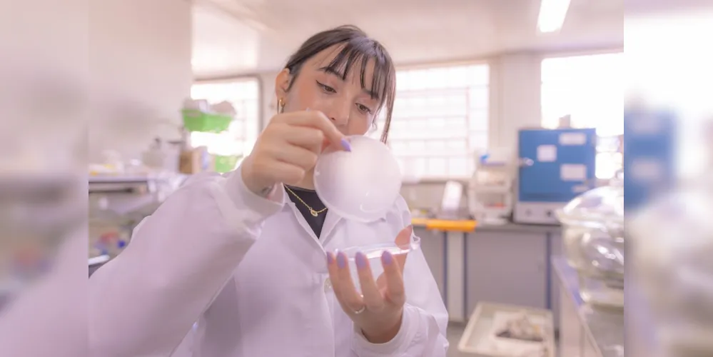 Os pesquisadores da UEPG trazem uma proposta que une o útil ao agradável: plásticos resistentes e biodegradáveis