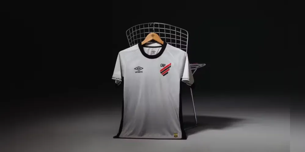 A nova camisa foi divulgada durante a manhã desta terça (17)