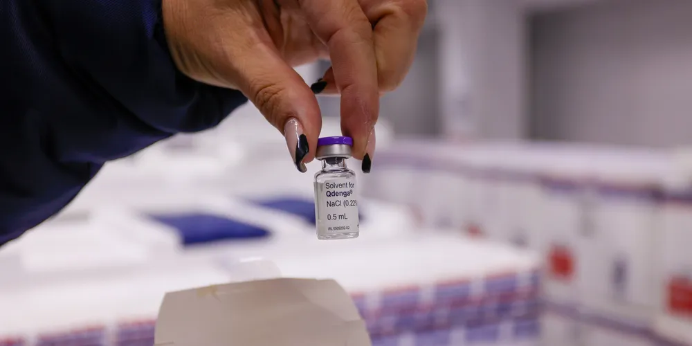 Vacina precisa ser aplicada em duas doses