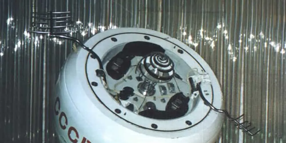 Uma réplica de museu da nave de descida soviética Venera, que está em uma órbita decadente ao redor da Terra