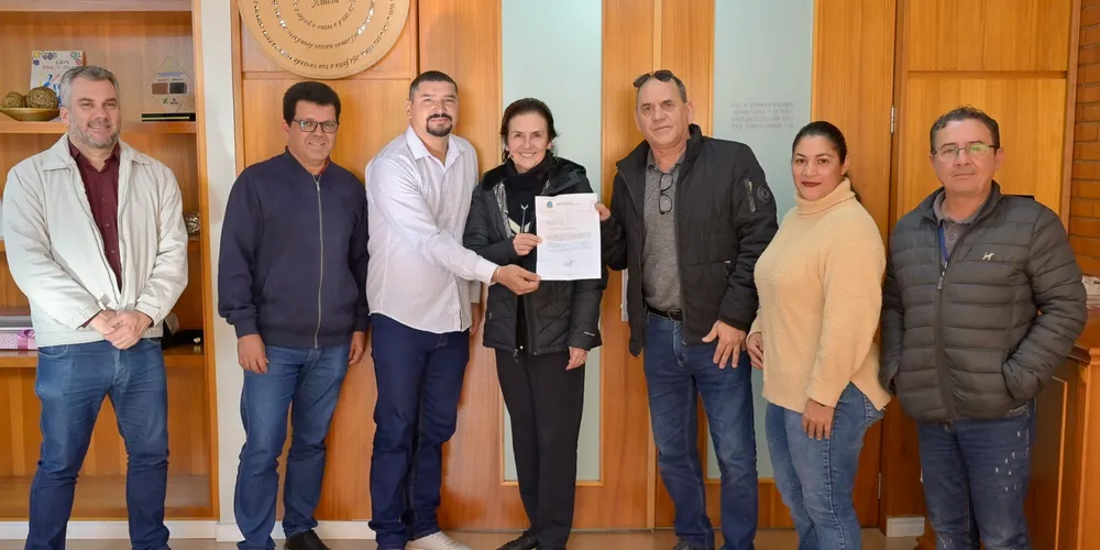 Rita Mara Araújo recebeu o vereador Edson das Excursões e o assessor parlamentar, Altamir Ramos, que representaram o deputado federal, Luciano Ducci (PSB)