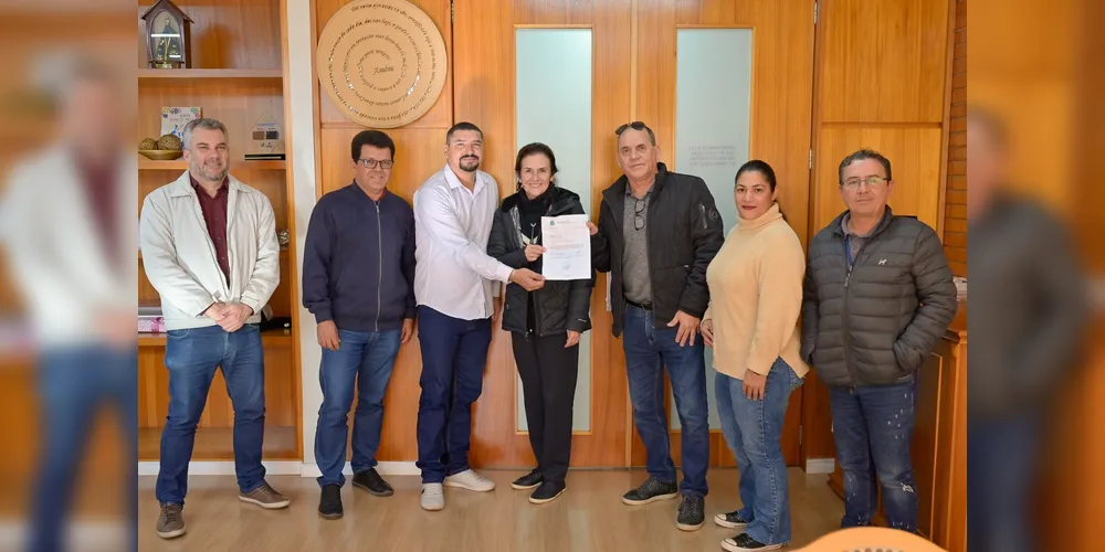 Rita Mara Araújo recebeu o vereador Edson das Excursões e o assessor parlamentar, Altamir Ramos, que representaram o deputado federal, Luciano Ducci (PSB)