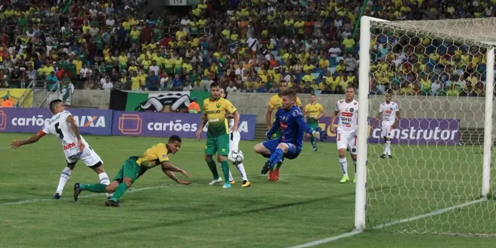 Foto da partida histórica entre Cuiabá e Operário em 2018