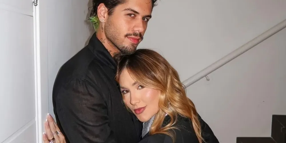 O ex-casal fez questão de reforçar que, apesar do fim do relacionamento amoroso, seguirão unidos na missão de criar os três filhos