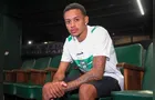 Jogador do Coritiba é agredido com socos em casa de show na capital paranaense