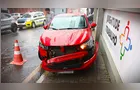 Carro não para em preferencial e colisão ocorre no Centro de PG