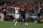 Após levar goleada em casa, Athletico demite Mauricio Barbieri