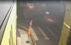 Câmera flagra acidente entre motos em cruzamento no Centro de PG