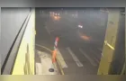 Câmera flagra acidente entre motos em cruzamento no Centro de PG