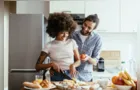 Chef ensina como preparar um jantar romântico no Dia dos Namorados