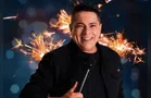 Cantor morre aos 39 anos após ser atingido na cabeça por escada