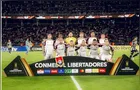 Jogadores do Flamengo sofrem tentativa de assalto e carro é alvejado