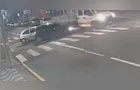 Câmera registra colisão entre carros e caminhão no Centro de PG