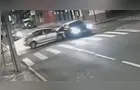 Câmera flagra momento em que carro atinge parede após colisão em PG