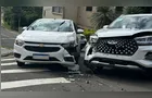 Carros colidem em cruzamento no Centro de PG