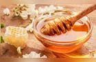 Aprenda ritual com mel para atrair doçura, amor e boas conexões