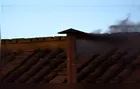 Veja momento em que fumaça preta sai de chaminé da Capela Sistina
