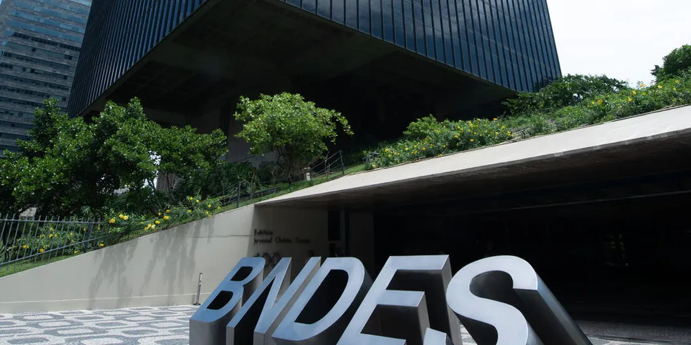 A linha de capital de giro a gastos operacionais tem prazo de até cinco anos