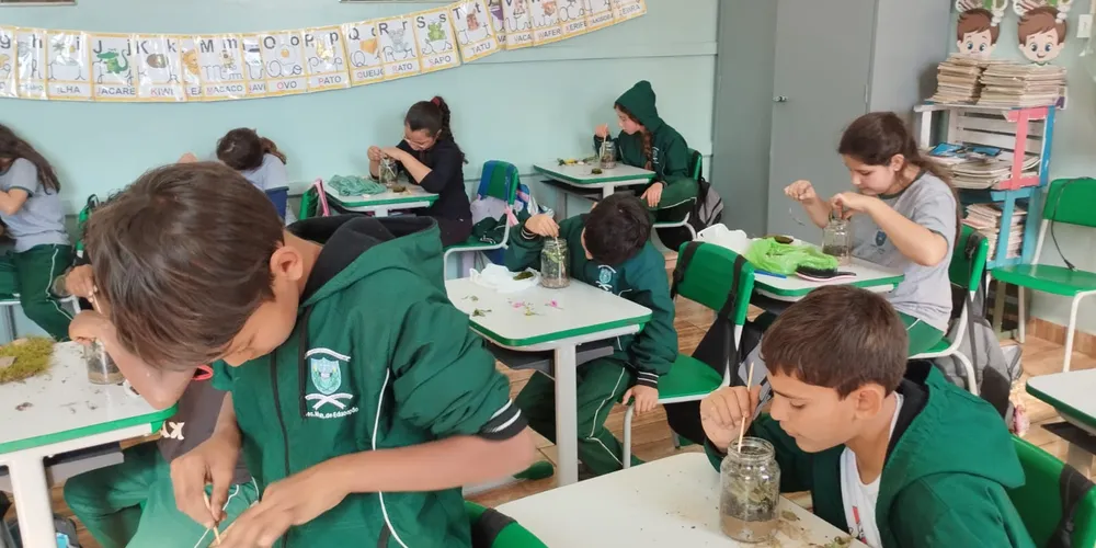 Confira a entrevista entre colegas de sala