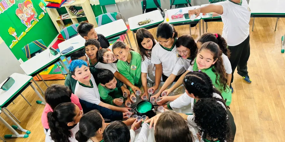 Cooperação, criatividade, imaginação e alegria marcaram momentos em sala de aula