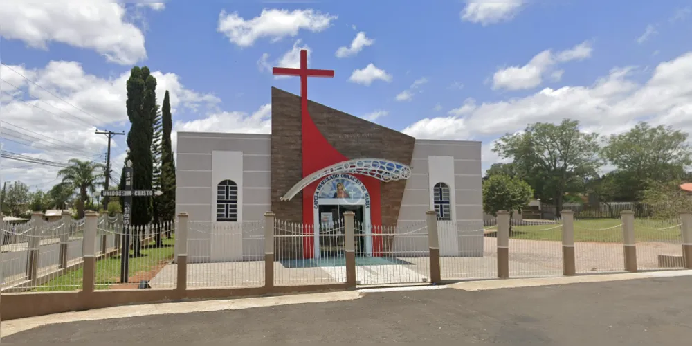 A sessão ocorre no alão da Capela Imaculado Coração de Maria