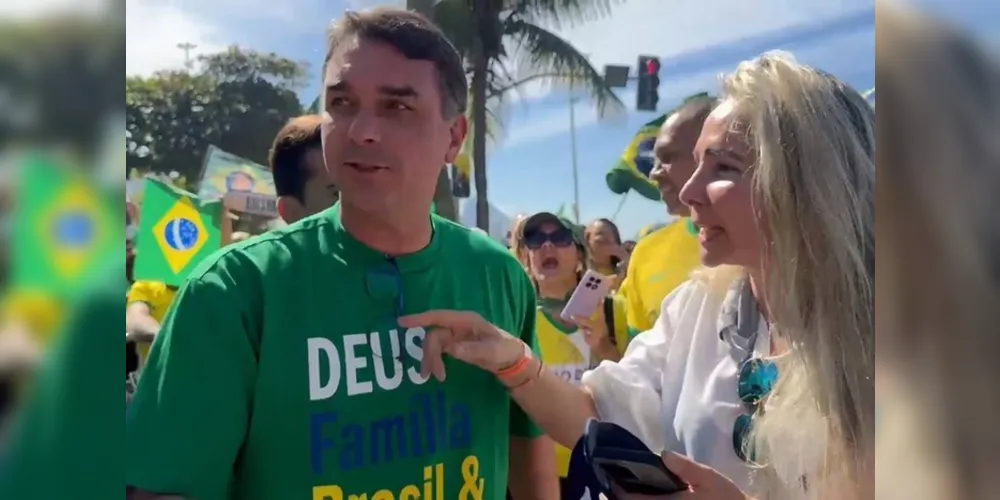 O senador Flávio Bolsonaro participou de ato em apoio ao ex-presidente Jair Bolsonaro