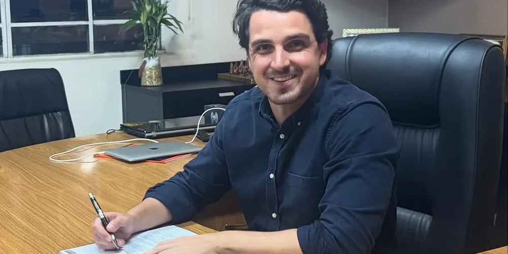 O prefeito Emiliano Gomes destacou a importância dos investimentos na educação