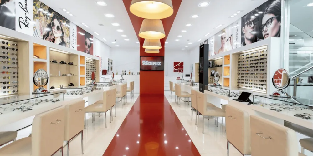 A rede conta com uma consultoria especializada em grifes exclusivas