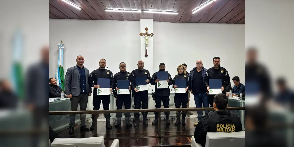Equipe da 40ª Delegacia Regional de Polícia Civil de Palmeira recebe honraria