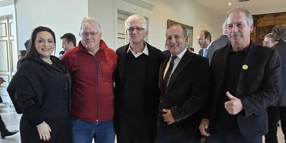 Lideranças municipais e estaduais estiveram reunidas nessa segunda-feira (07)