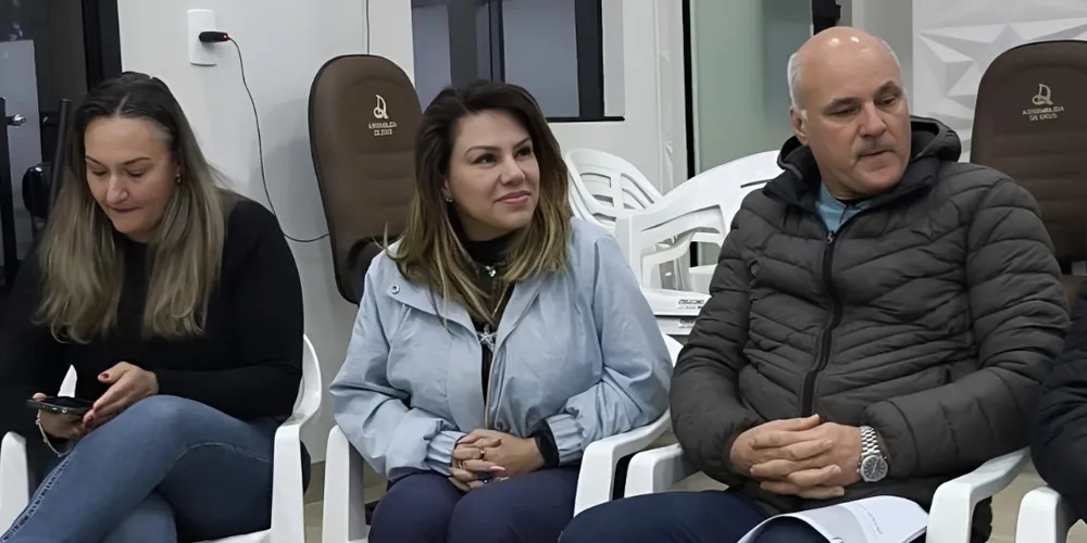 A prefeita Dayane Sovinski (PSD) também esteve presente na Audiência Pública que detalhou as obras