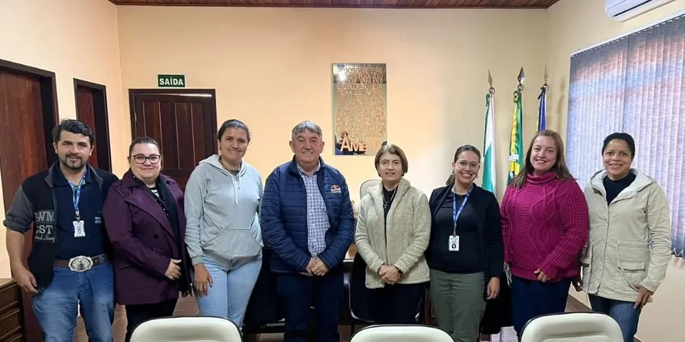 O prefeito Zelio Bitencourt se reuniu com representantes do IDR-PR