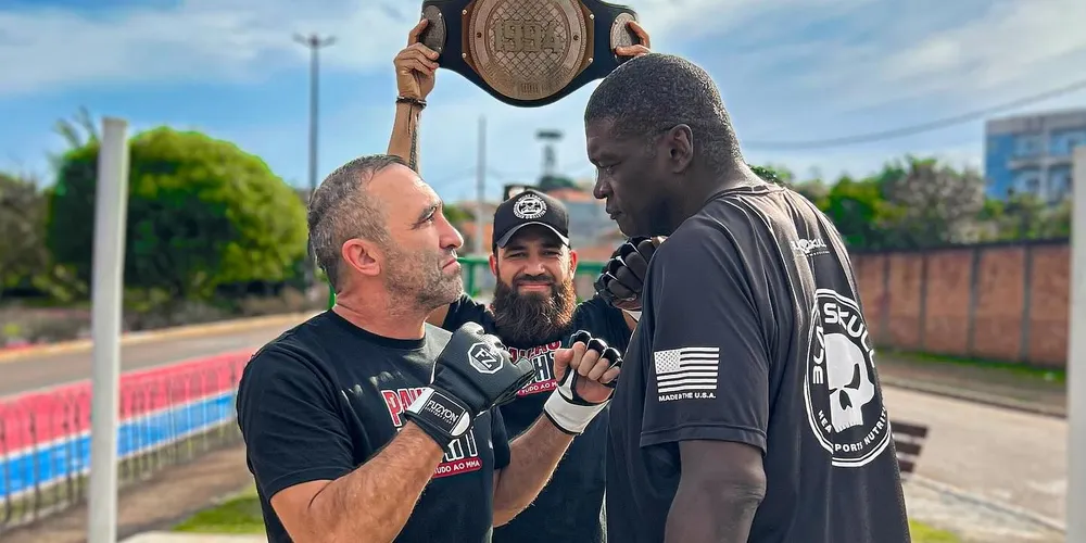 Paulão Zenidim em encarada com Wágner Zuluzinho