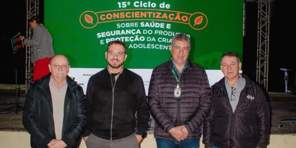 O prefeito Douglas Modesto e demais lideranças municipais estiveram presentes no evento